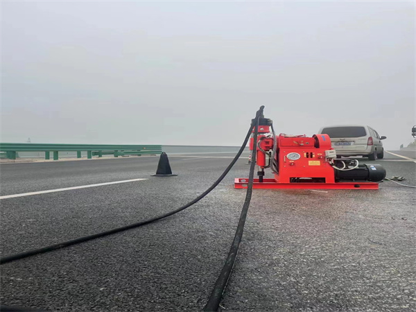 鹤城马路路基路面开裂下沉注浆加固灌浆